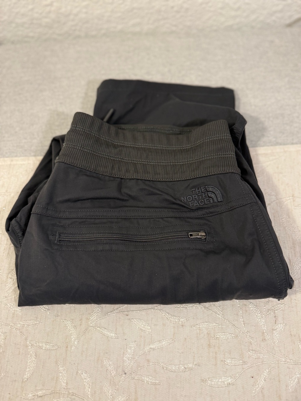 The North Face Aphrodite Motion Hiking Pants Dark Gray Women's Medium Short M